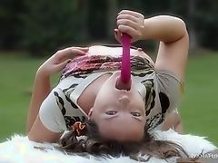 Ивана проводит некоторое время на открытом воздухе